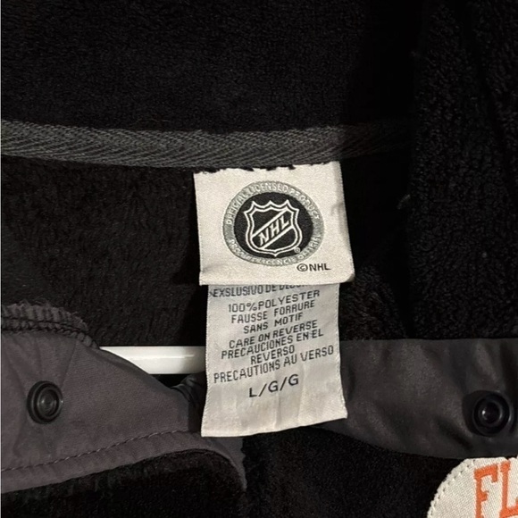 NHL Philadelphia Flyers Women's Pullover Team Logo Snap Pullover Black Sz L - Picture 3 of 4